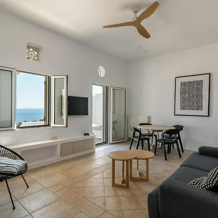Willa La Chapelle Est And Ouest In Tinos