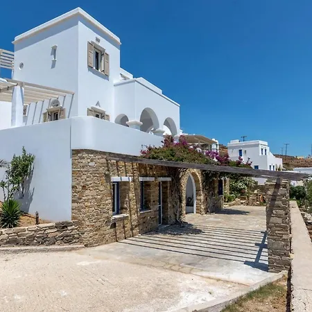 La Chapelle Est And Ouest In Tinos Willa